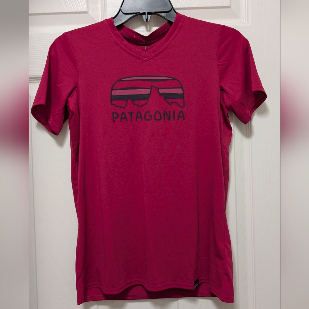 NWT Patagonia Daily Capilene Graphic Tshirt Size Xs Pink women's